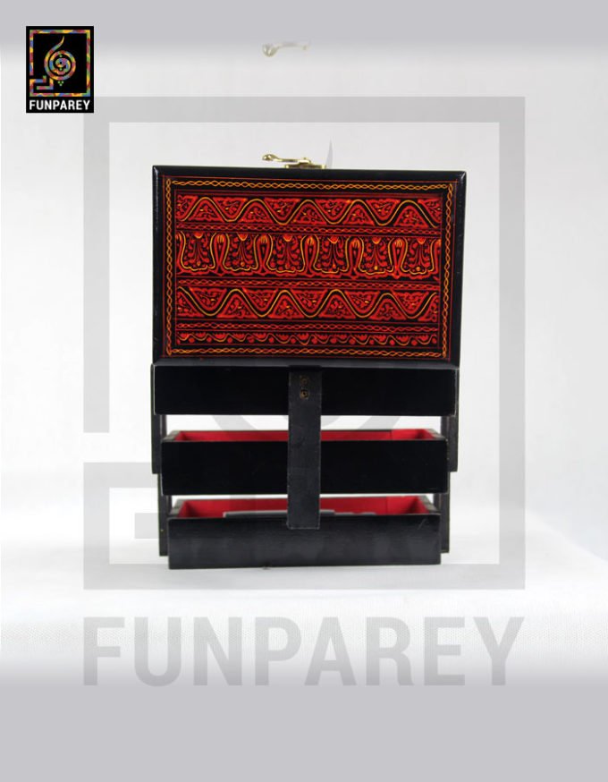 Wooden Cantilever Jewelry Box 8/5 with Lacquer Art