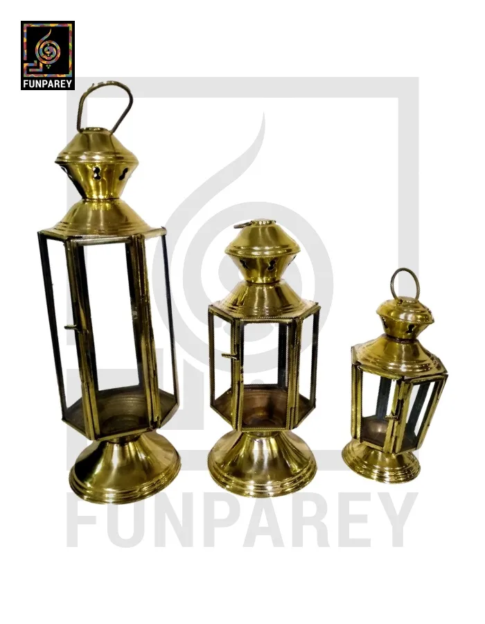 Handmade Brass Antique Candle Lantern (Medium)