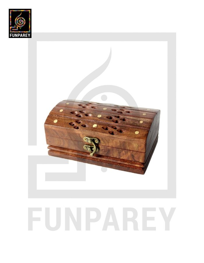 Wooden Trinket Box with Carving and Brass Work 4/7