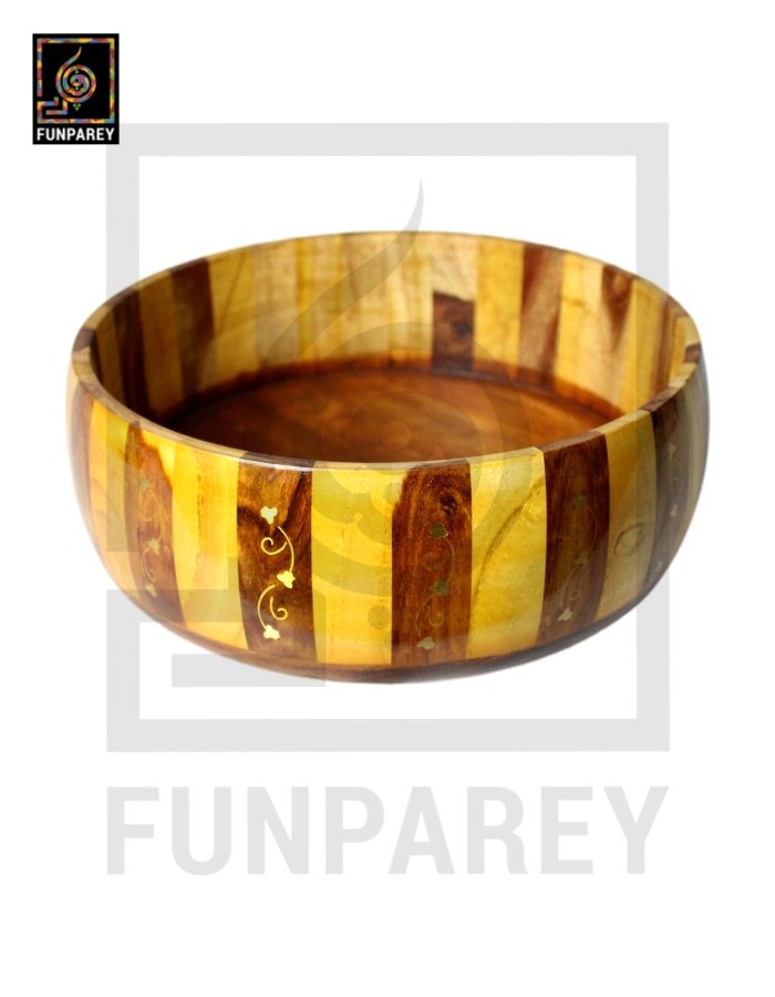Wooden Hot Pot 12" Round With checkered design And Brass Work