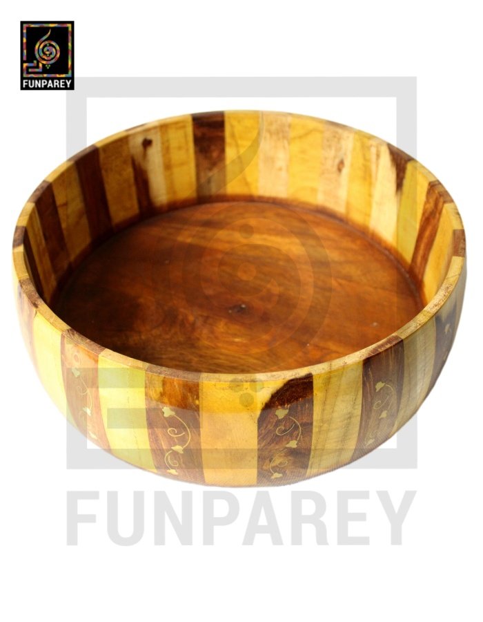 Wooden Hot Pot 12" Round With checkered design And Brass Work