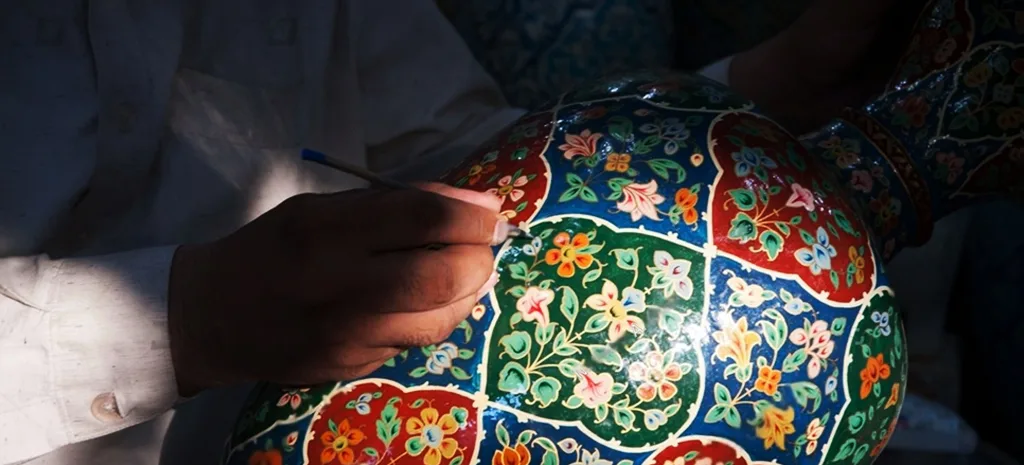 Craft vs. Commercial: What Makes a Handcrafted Piece Truly Valuable?