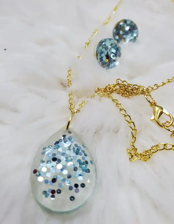 Resin Jewellery Set - Pendant & Earrings - Cyan Glitter