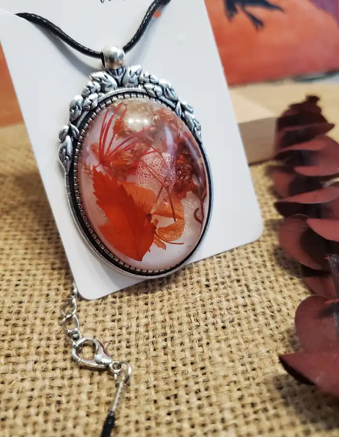 Antiquated Resin Pendant - Crimson Keepsake