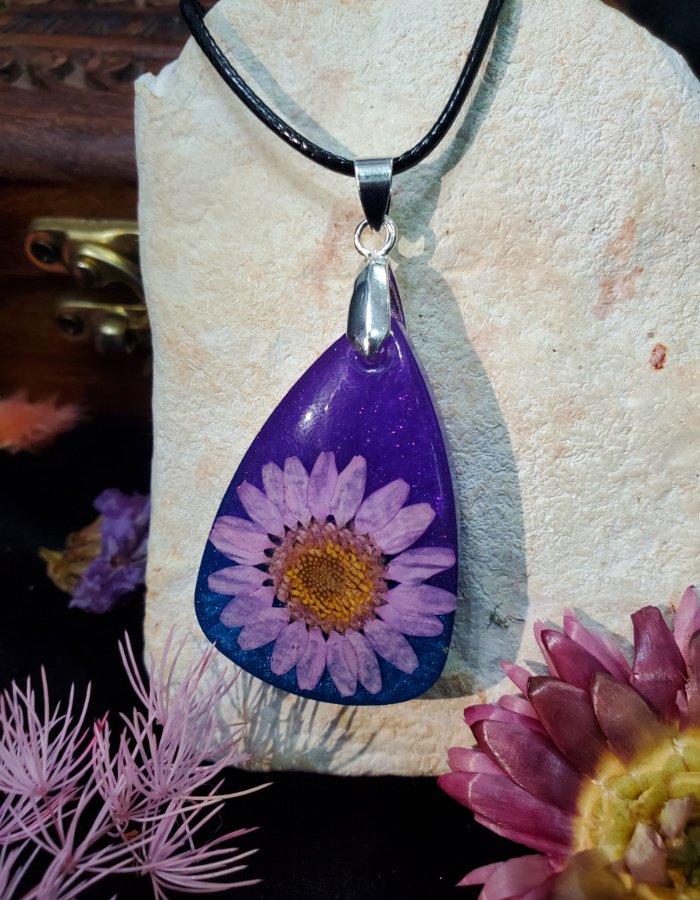 Aurora Daisy Pendant