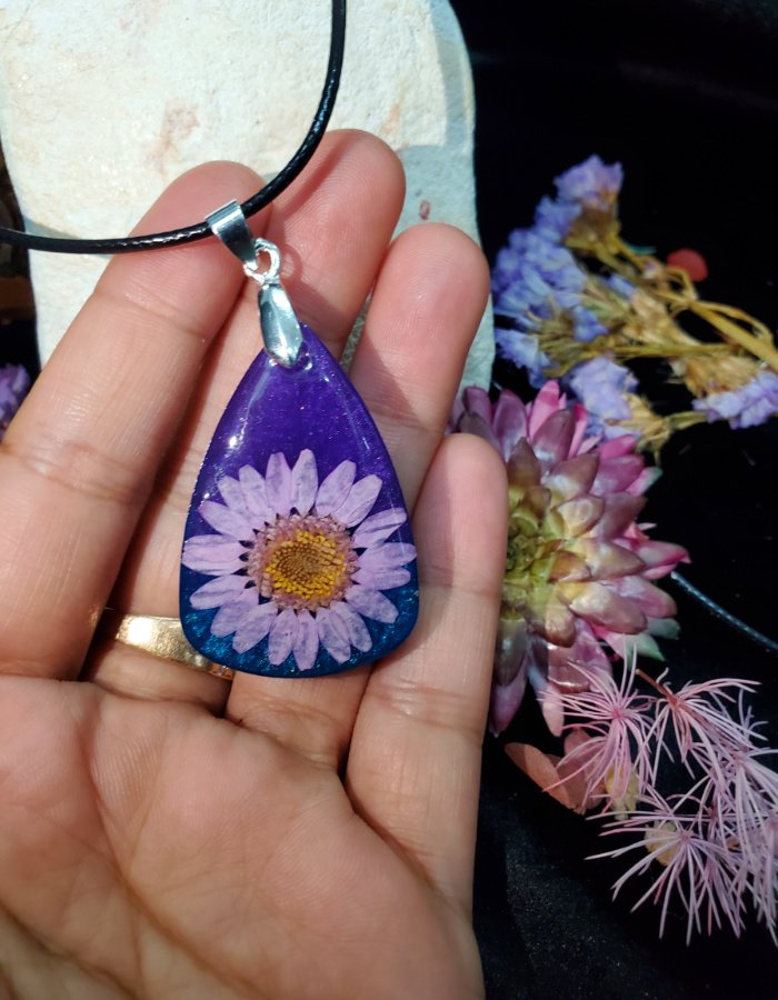 Aurora Daisy Pendant