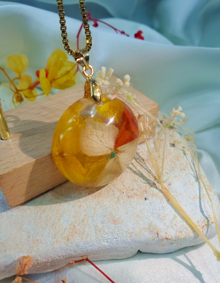 Aab-e-Rang Floral Pendant