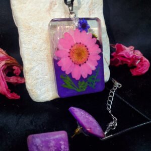 Do Rukh-e-Gul-e-Afsana Pendant and Earrings Set