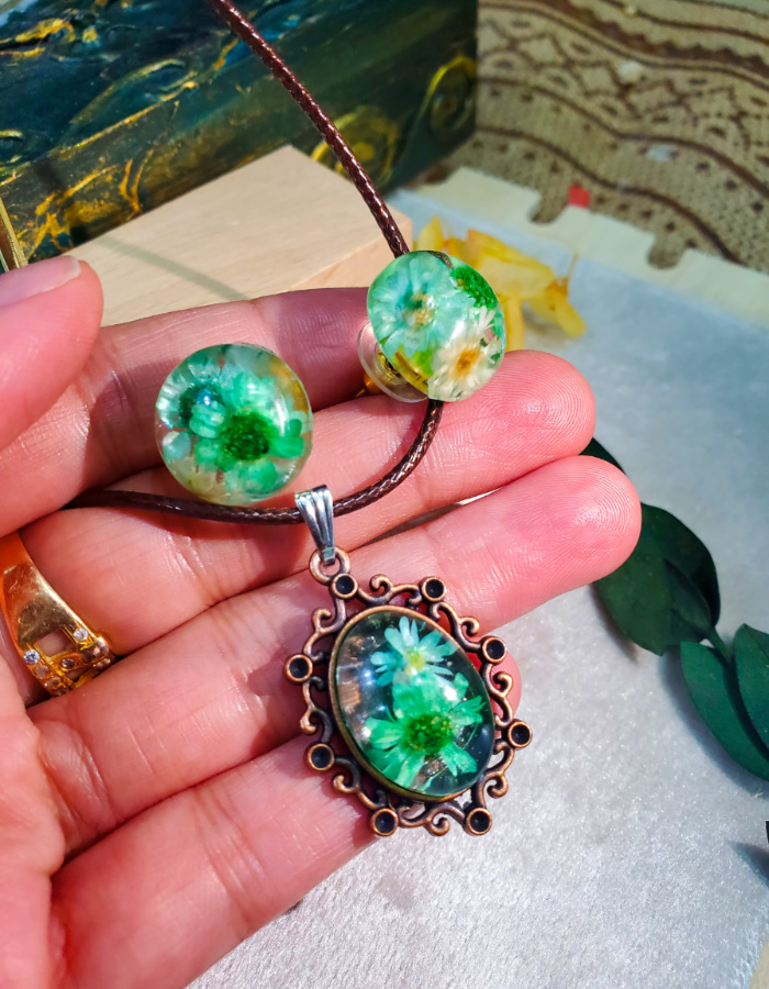 Garden Symphony Pendant and Earrings Set