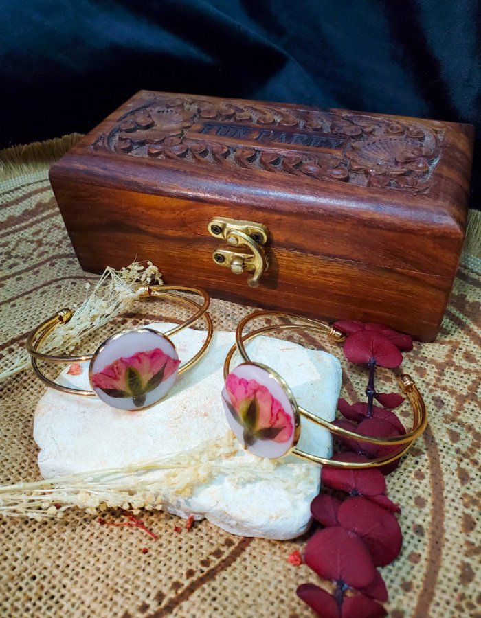 Golden Botanica Floral Bracelet