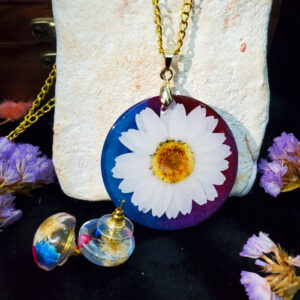 Gul-e-Banafsha Pendant and Earrings Set