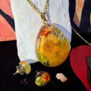 Gul-e-Zar-o-Zauq Pendant and Earrings Set