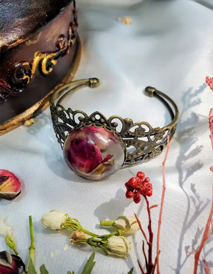 Hand Crafted Resin Ring - Rose Vault