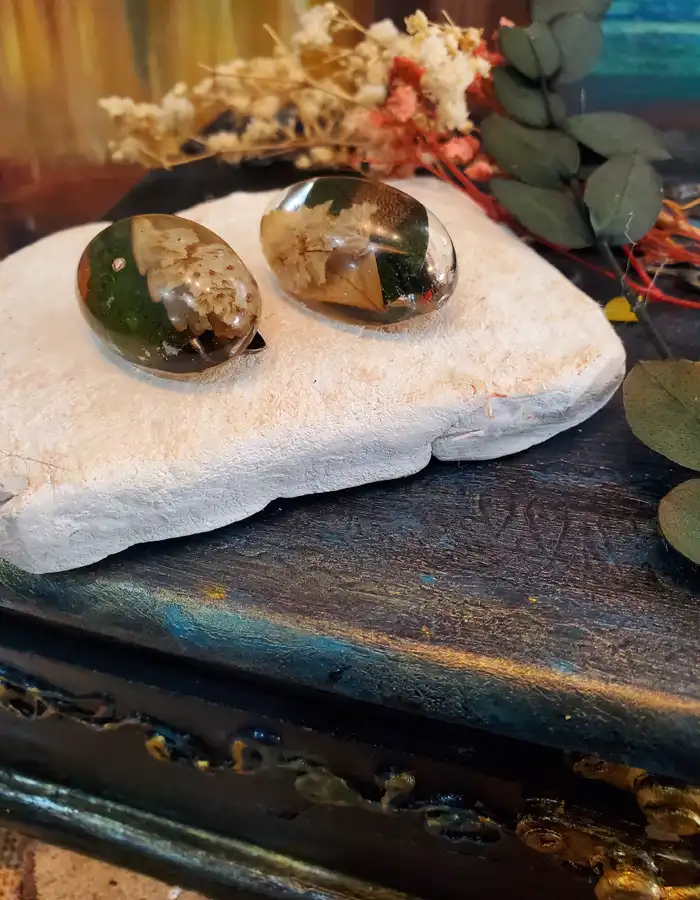 Handcrafted Resin Scarf Pin - Journey of Flowers