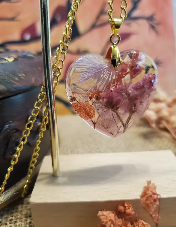 Handmade Resin Pendant - Botanic Affection