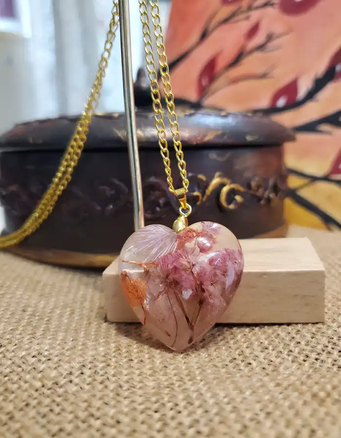 Handmade Resin Pendant - Botanic Affection