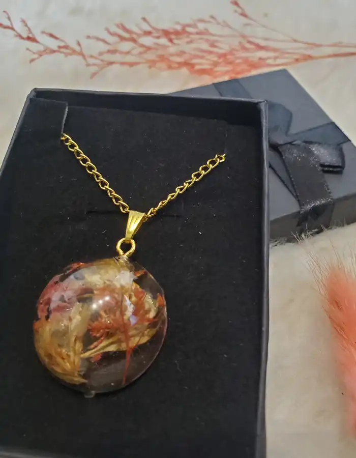 Handmade Resin Pendant - Poetic Blend