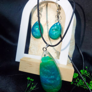 Lehr-e-Mastana Pendant and Earrings Set