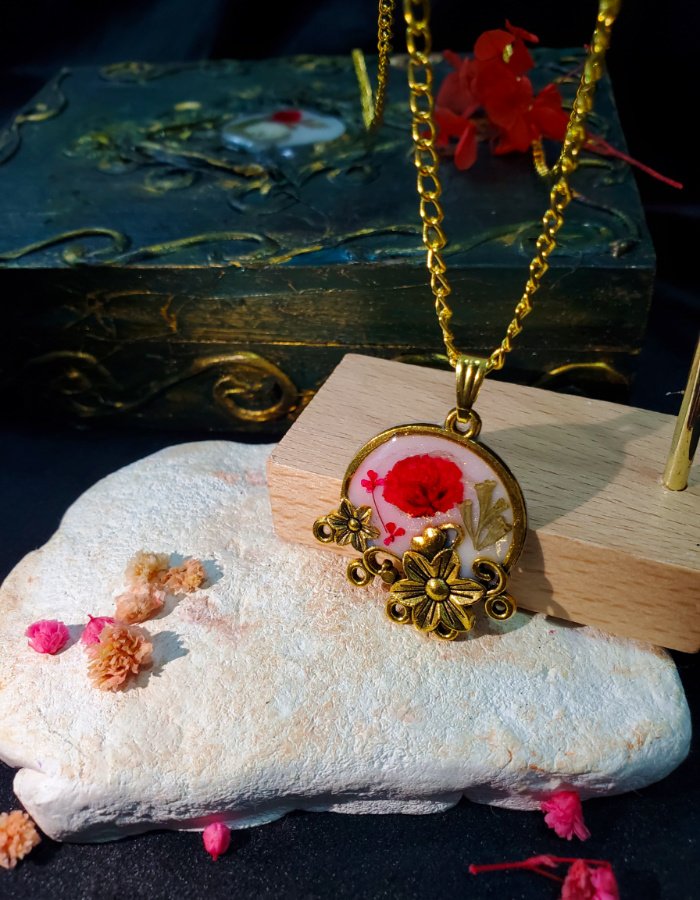 Nazm-e-Crimson Pendant