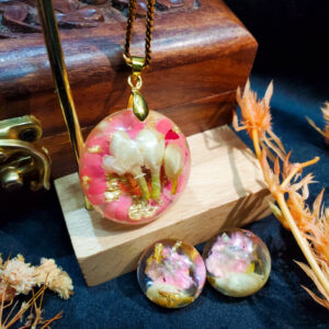 Noor-e-Yasmin Pendant and Earrings Set