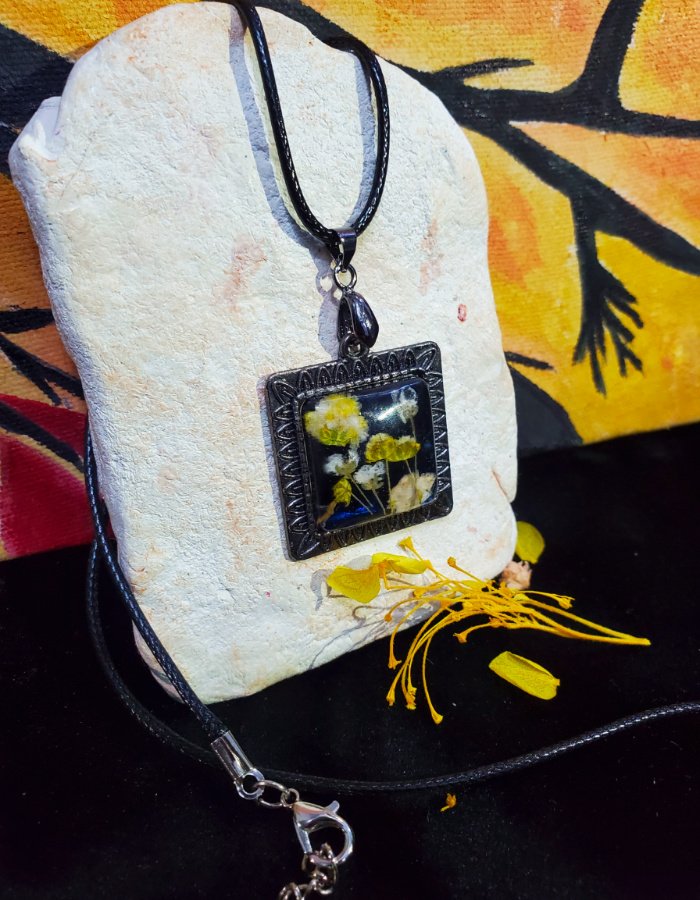 Noor-e-Zulmat Pendant