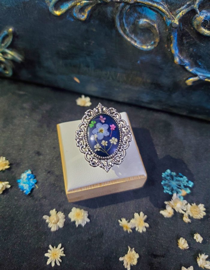 Raaz-e-Rang Floral Ring