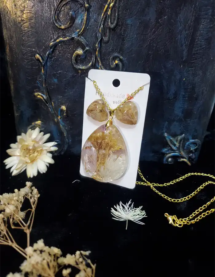 Resin Jewelry Set Pendant & Earrings - Pressed Affection