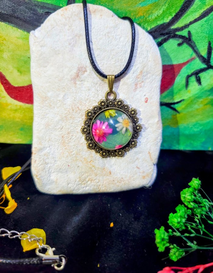 Zar-e-Gulrang Pendant