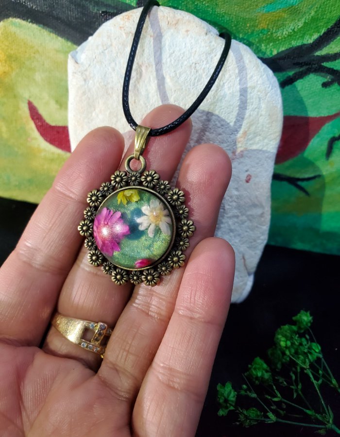 Zar-e-Gulrang Pendant