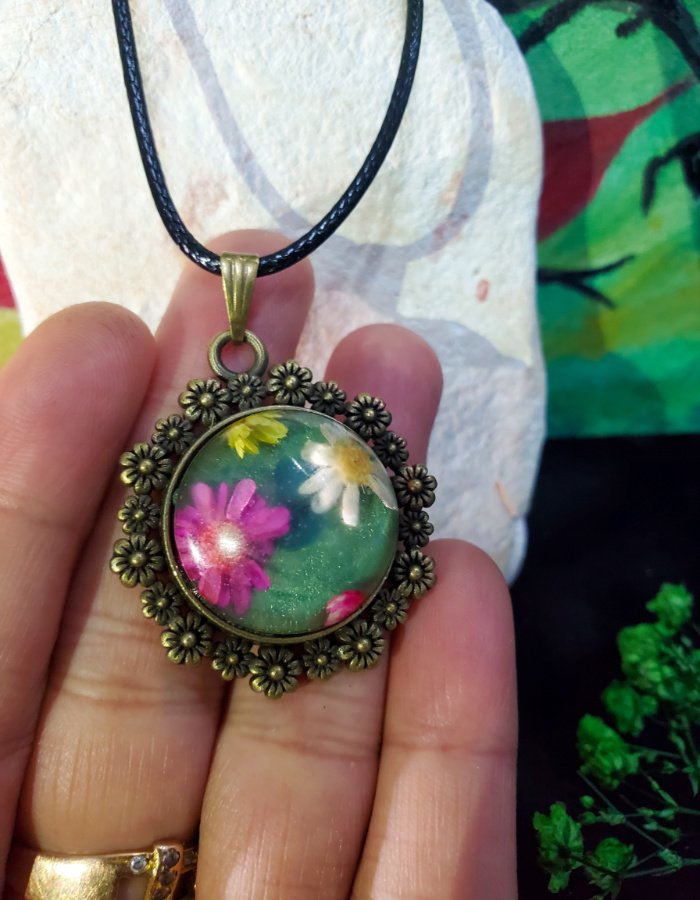 Zar-e-Gulrang Pendant